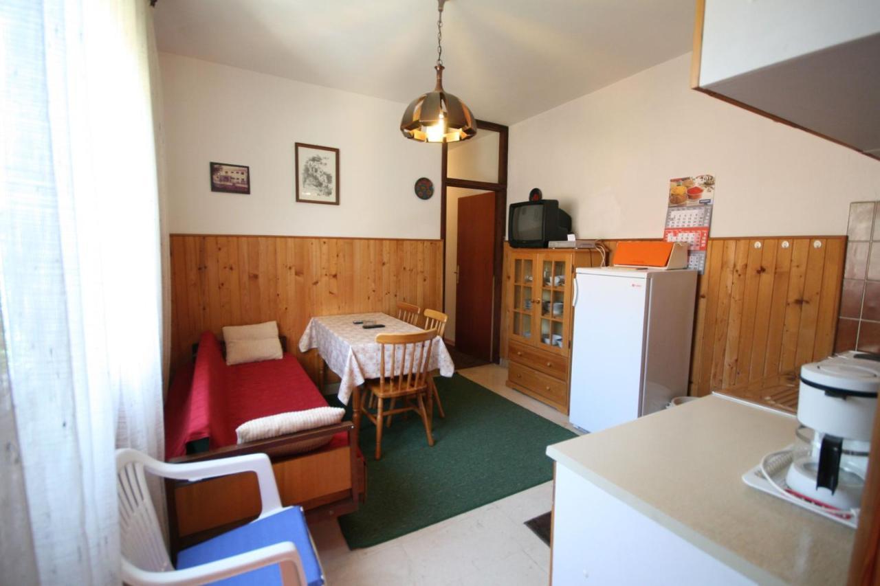 Apartment Simunec Malinska Exterior photo